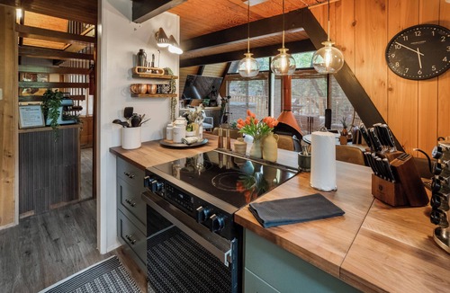 Camp Nelson Cabin | Sequoia A-frame Nirvana: Modern + Views + Hot Tub - Holiday Home