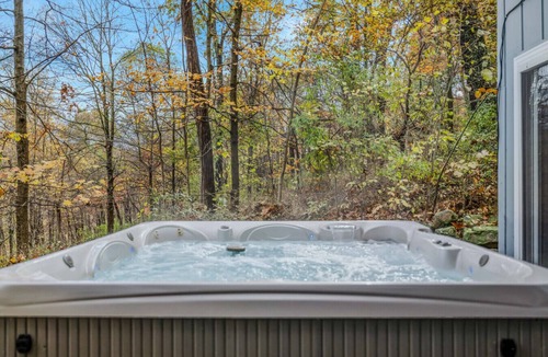 Berkeley Springs House | Serendipity - Hot Tub | Pets | Fire Pit | Pool Access | Grill | Wifi | Deck
