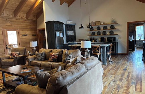 Elk Park Cabin | Serene 3-bedroom cabin in Elk Park perfect for relaxing getaways
