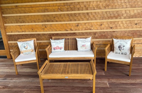 Elk Park Cabin | Serene 3-bedroom cabin in Elk Park perfect for relaxing getaways