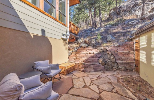 Jamestown House | Serene 4-bedroom mountain home with WiFi in Boulder