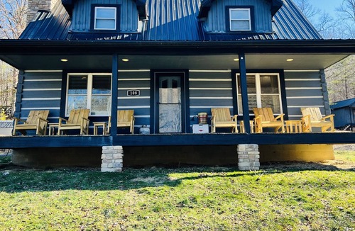Irvine Cabin | Serene, beautiful views w/ hot tub, fully equipped-20 minutes to Attractions