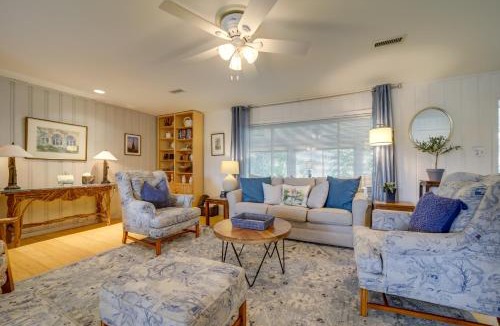 Lake Junaluska Apartment | Serene Lake Junaluska Gem: Deck & Mountain Views
