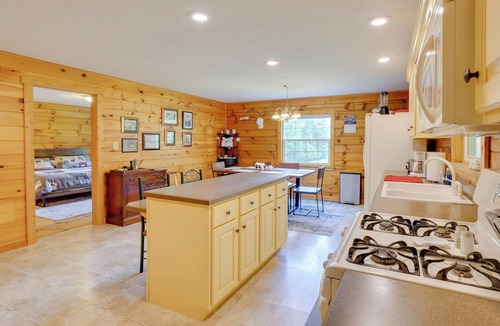 Procious House | Serene Mountain Retreat on 40 Acres w/Fire Pit!