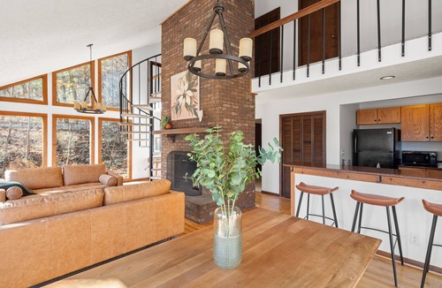 Asheville Cabin | Serene, secluded cabin 5 miles from the Biltmore and downtown