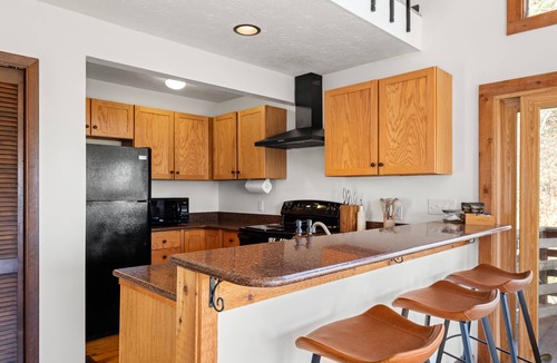 Asheville Cabin | Serene, secluded cabin 5 miles from the Biltmore and downtown