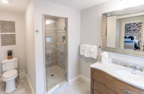 Historic Hill Bed & Breakfast | Serenity Inn Newport