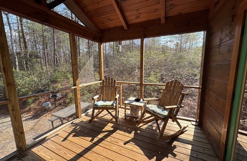 Mill Spring Cabin | Serenity Ridge Cabin C: Couple's Escape