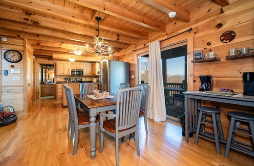 Vein Mountain House | Serenity Summit - Amazing Mountain Views - Grandview Peaks