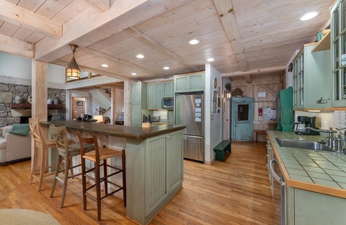 Black Mountain House | Shenandoah | Montreat Cabin with Screened Porch & Deck with Sweeping Views!