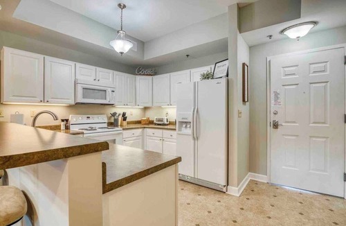 Bluff City Condo | Shifting Gears to Comfort -2BR/2BA @BMS, Elevator