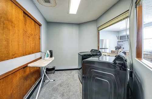 Parkersburg Condo | Shop & Stroll! Central Parkersburg Stay Near Dtwn