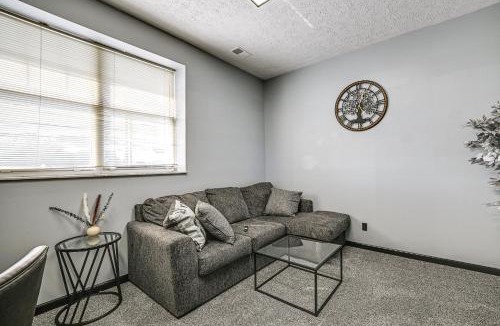 Parkersburg House | Shop & Stroll! Central Parkersburg Stay Near Dtwn