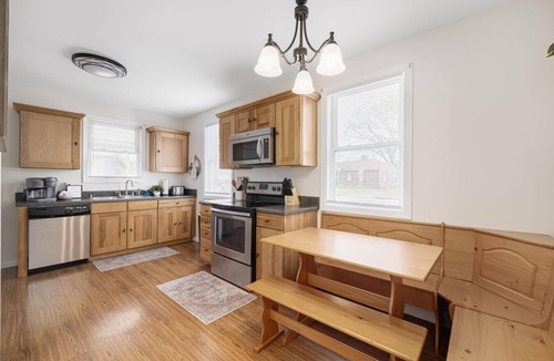 Kingsport House | Single-Level Kingsport Home · Sleeps 6 · Pets OK