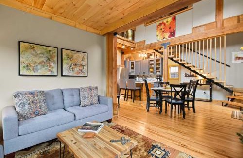Frank House | Ski, Hike, Fish! Mtn-View Creekside Gem in Newland