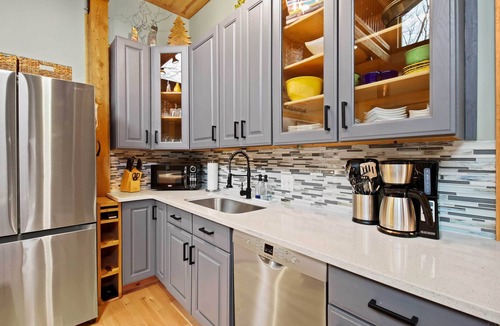 Frank Cabin | Ski, Hike, Fish! Mtn-View Creekside Gem in Newland