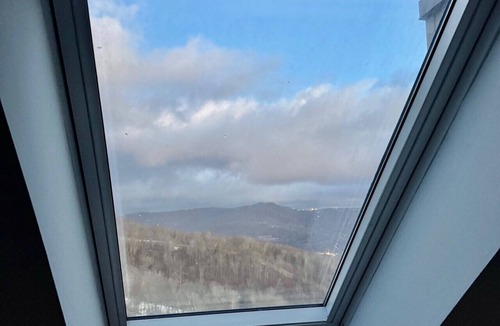 Sugar Mountain Apartment | Ski In/Out Suite with a Loft, Pool, Gym