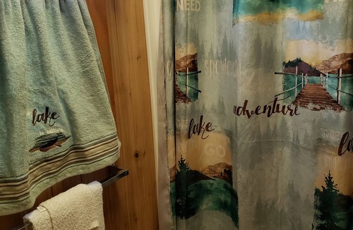 Warrensburg Cabin | SKI, SKI, SKI! TINY HOUSE COZY!