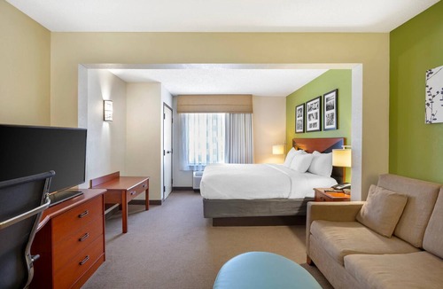 Cross Lanes Hotel | Sleep Inn & Suites Cross Lanes - South Charleston