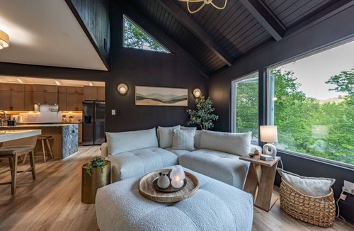 Sugar Mountain House | Sleeps 10~Stunning Views~Private Sauna~Fireplace