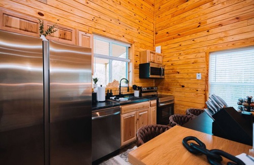 Frenchburg Cabin | Sleeps 12 | Arcade Room | Hot Tub | Group Getaway