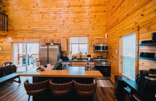 Frenchburg Cabin | Sleeps 12 | Arcade Room | Hot Tub | Group Getaway