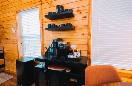 Frenchburg Cabin | Sleeps 12 | Arcade Room | Hot Tub | Group Getaway