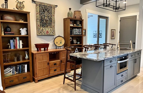 Brevard House | Sleeps 12, Stunning 4BR/4.5Bath Walking distance to downtown Brevard/trails