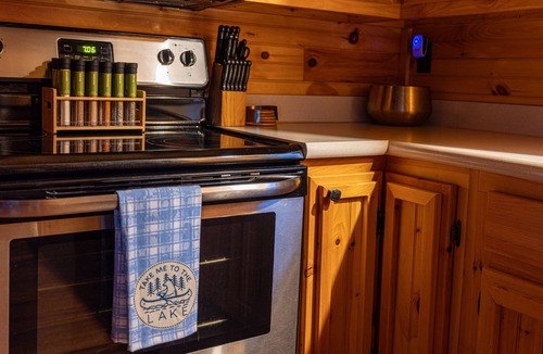 Williamstown Cabin | Slice of Summer- Lakefront w/Dock- 7 miles to Ark