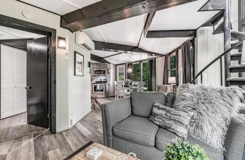 Sugar Mountain House | Slopesider 18B