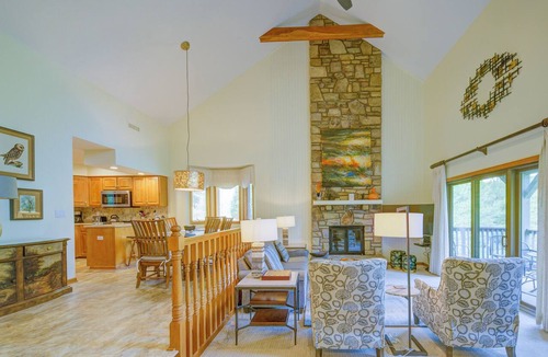 Blowing Rock Condo | Smokies 4 | Fireplace, Restaurant, Pool, Spa