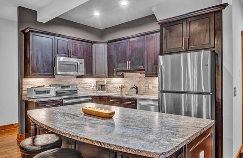 Banner Elk House | Snowflake River Ridge - Eagle Nest - Hot Tub, amenities, fishing in Elk River, 3mi Banner Elk