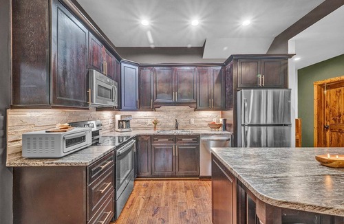 Banner Elk House | Snowflake River Ridge - Eagle Nest - Hot Tub, amenities, fishing in Elk River, 3mi Banner Elk