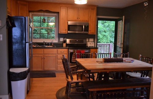 Edray House | SNOWSHOE, WV Convenient, Affordable, Mtn Views, Pet Friendly
