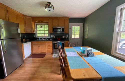 Edray House | SNOWSHOE, WV Convenient, Affordable, Mtn Views, Pet Friendly