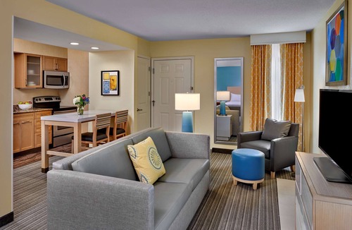 Blue Ash Hotel | Sonesta ES Suites Cincinnati - Blue Ash