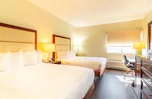 Sunrise Summit Hotel | South Branch Inn Romney