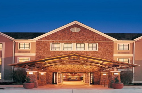 Johnson City Apartment | Spacious 1BR Suite w/Kitchen | Breakfast & Pool