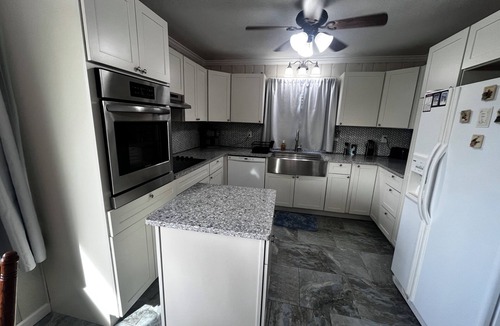 Bluff City House | Spacious 4-bedroom house in charming Bluff City