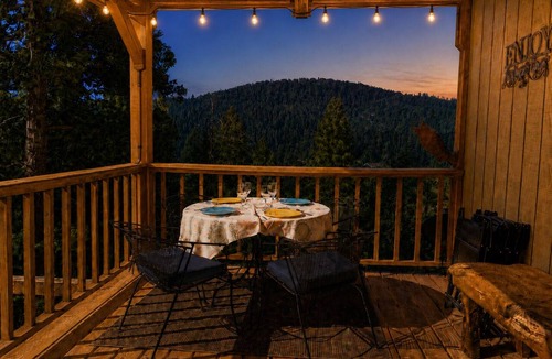Cloudcroft Ski Chalet | Spacious 4BR Game Room Views
