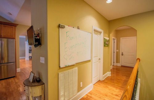 Sevierville House | Spacious 5-bedroom house in serene Sevierville with Pool and free WiFi