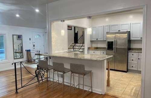 White Oak House | Spacious 5BR for 15 | Pet-Friendly Near DC