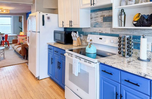 Salisbury Beach House | Spacious 6-bedroom house with WiFi, AC in charming Salisbury