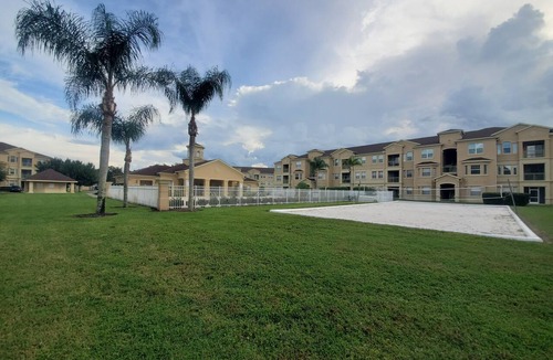Loughman Apartment | Spacious and Beautiful Condo, 15 minutes from Disney !