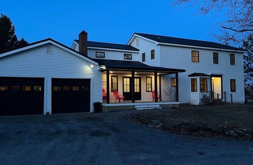 Brewer House | Spacious Colonial | Large Groups | Fire Pit