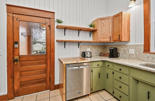 Springfield House | Spacious house 3 min from downtown Springfield and convention center