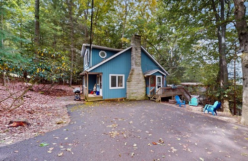 Swanton Cottage | Spacious House with private hot tub, fire pit and free WIFI