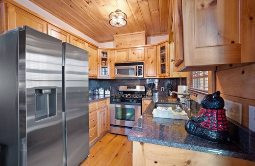 Ashe County Cabin | Spacious Log Cabin Near Hiking Trails