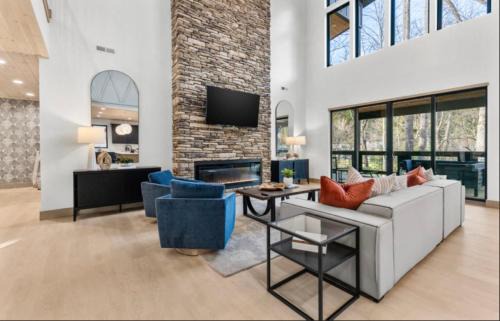 Pittman Center Ski Chalet | Splash Mountain Lodge, Huge Cabin, Indoor Pool, Games, Hot Tub, Theater Room!