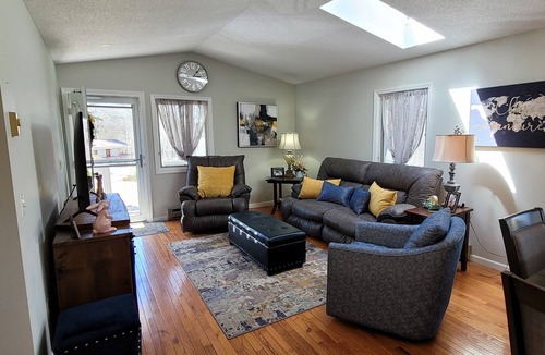 Newland Cottage | Spring Into Linville Land Harbor's PARfect View Overlooking the 18th Hole!